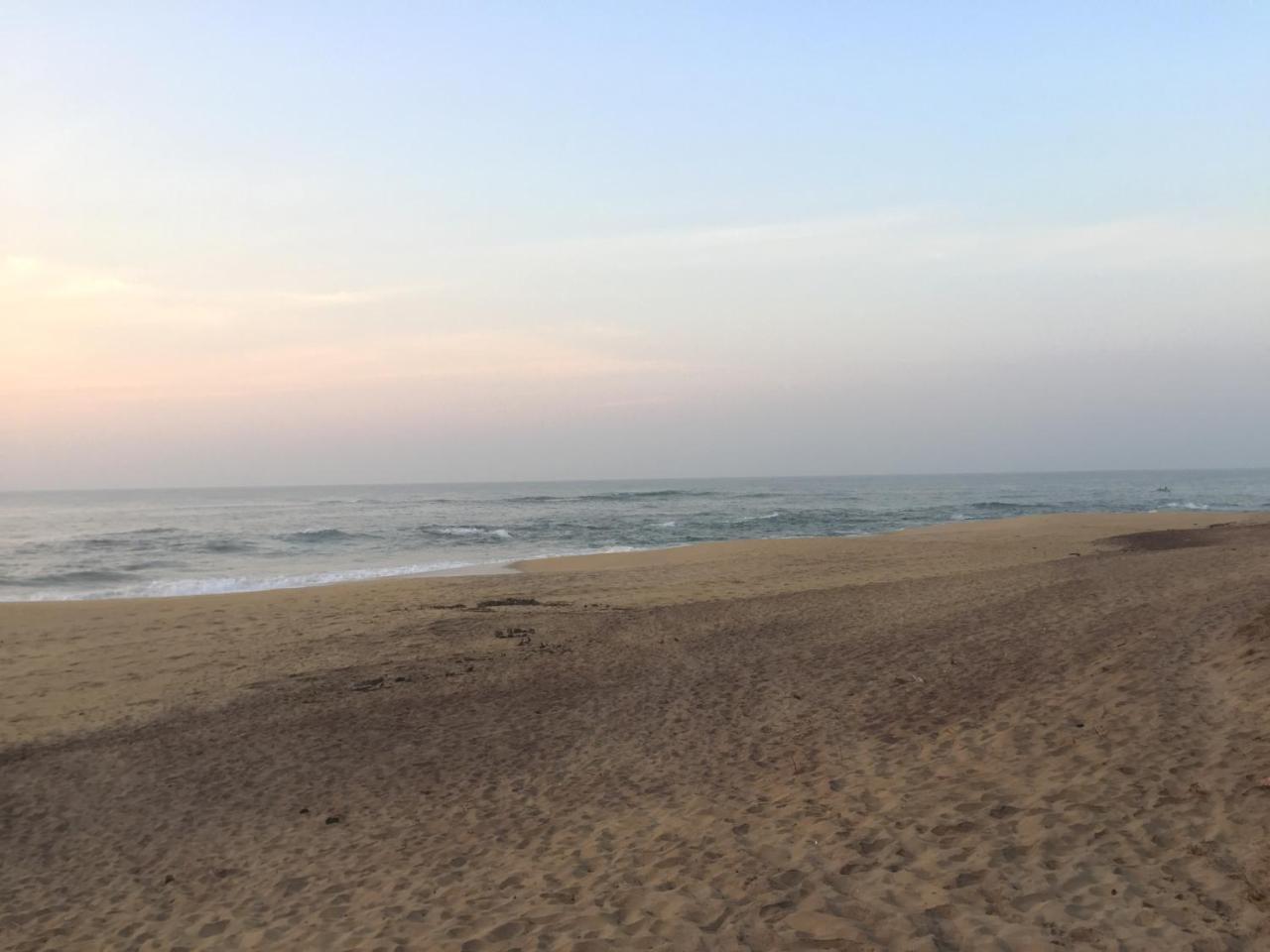 The Oasis Beach Resort Хамбантота Екстериор снимка